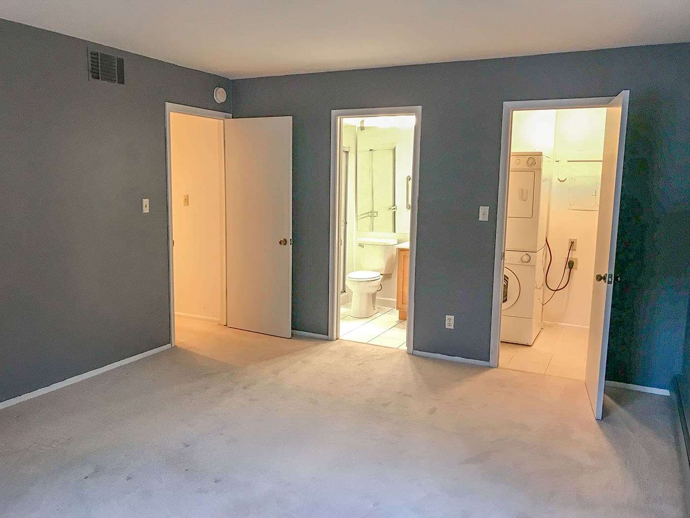Milwaukee County apartments for rent - Property image - 800 E. Henry Clay - 1