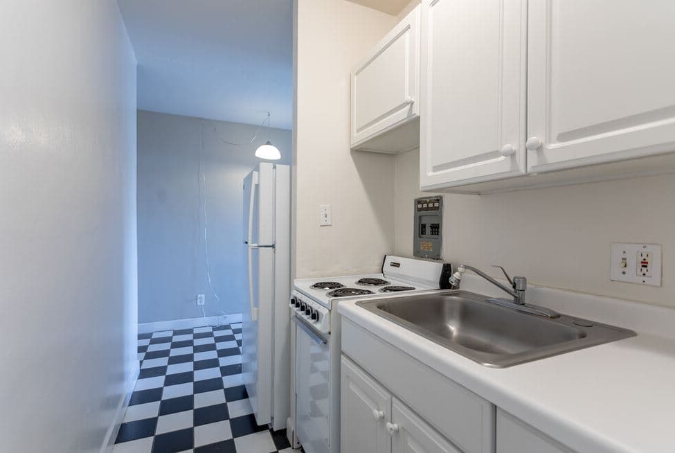 Milwaukee County apartments for rent - Property image - 1653 N. Prospect - LT - 3