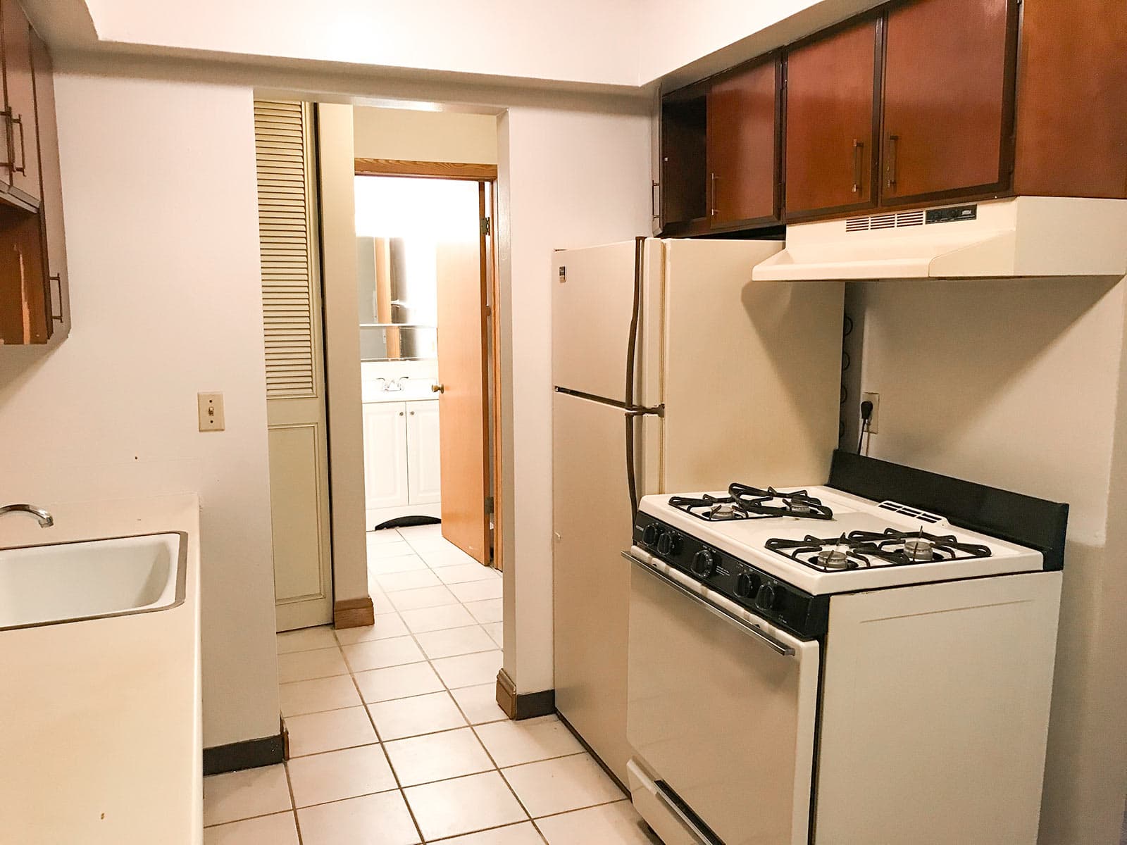 2131 N. Summit - Apartment - 4