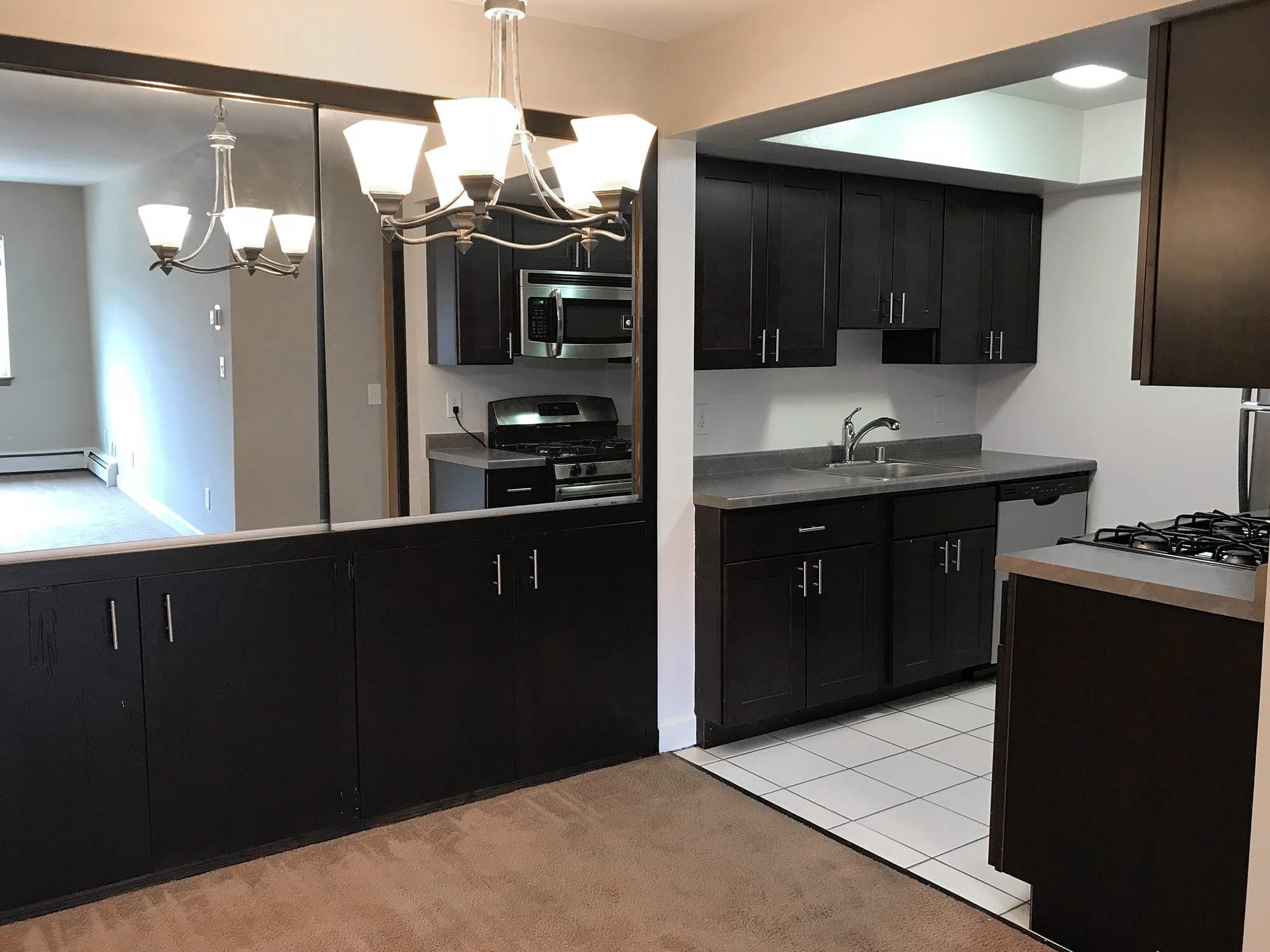 2260 N. Summit - Apartment - 6