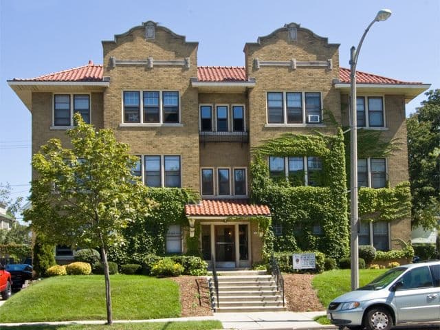 3456 N. Oakland - Apartment - undefined