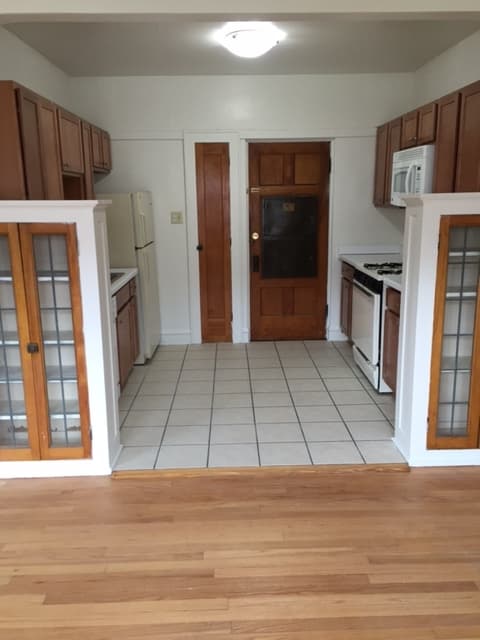 3456 N. Oakland - Apartment - undefined