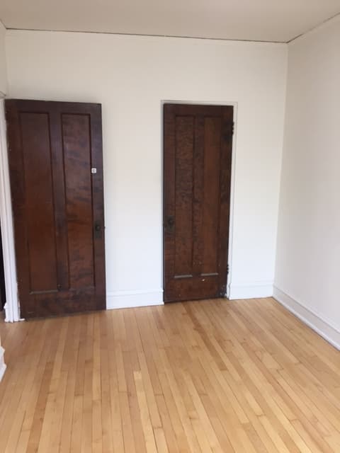 3456 N. Oakland - Apartment - undefined