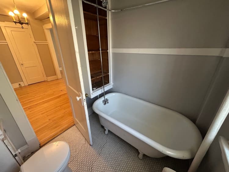 Milwaukee County apartments for rent - image - large (13).jpeg
