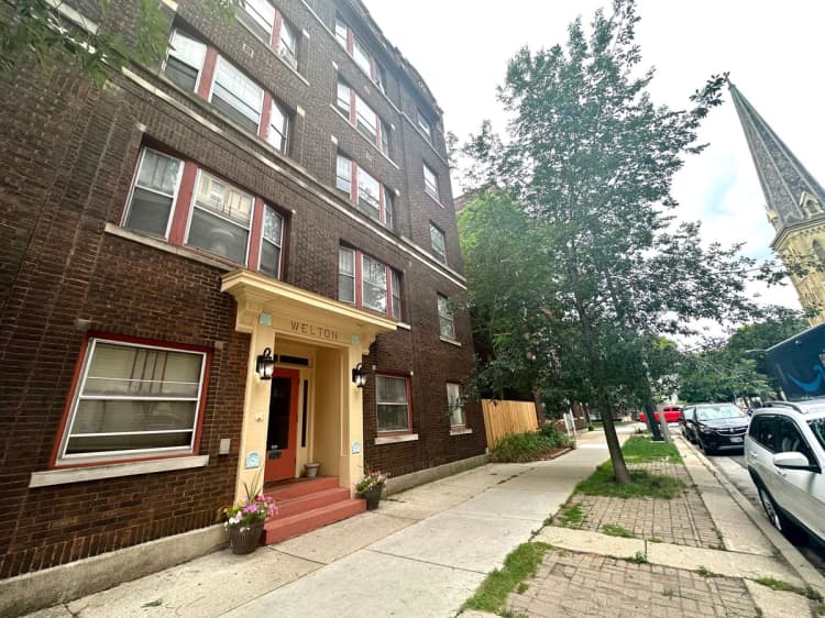 Milwaukee County apartments for rent - image - large (20).jpeg