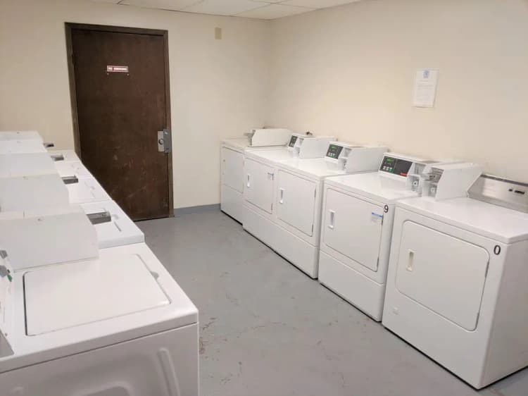 Milwaukee County apartments for rent - image - large (1).jpg