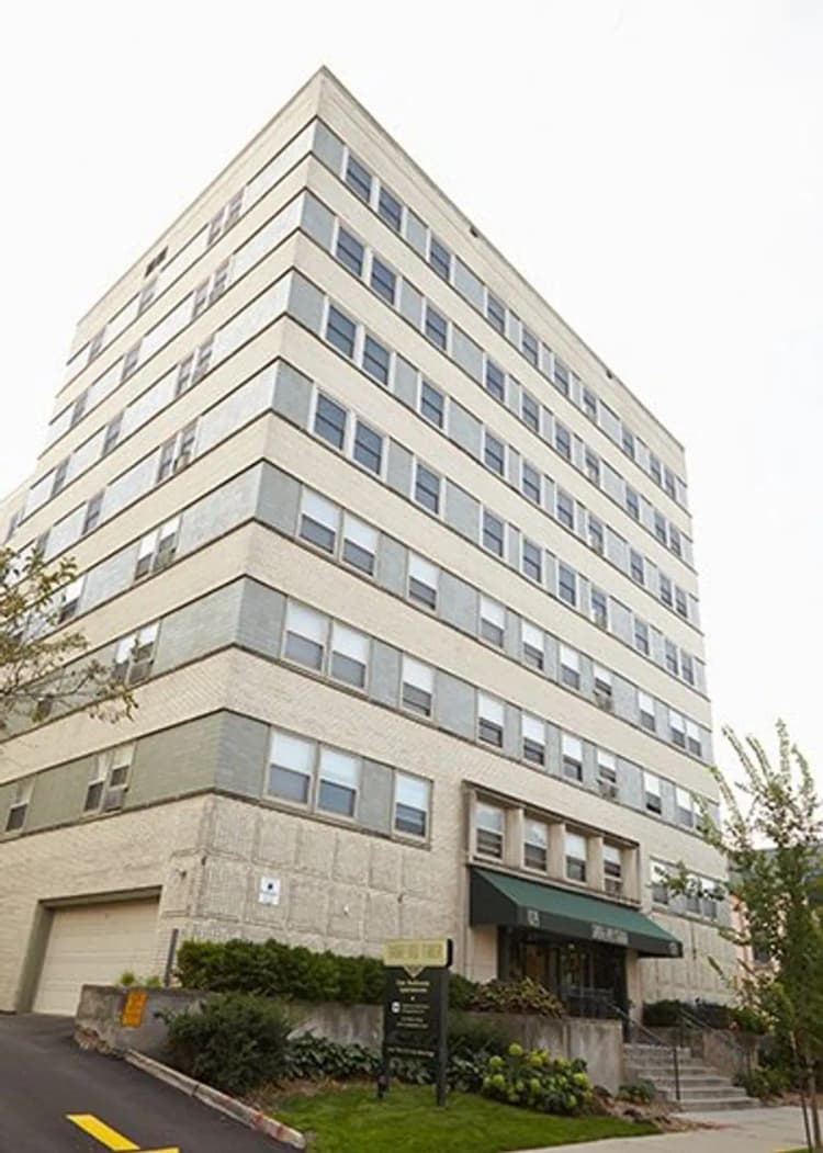 Milwaukee County apartments for rent - image - large.jpg