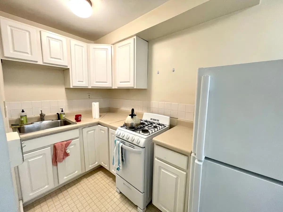 Milwaukee County apartments for rent - Property image - 1622 E Irving  - 3