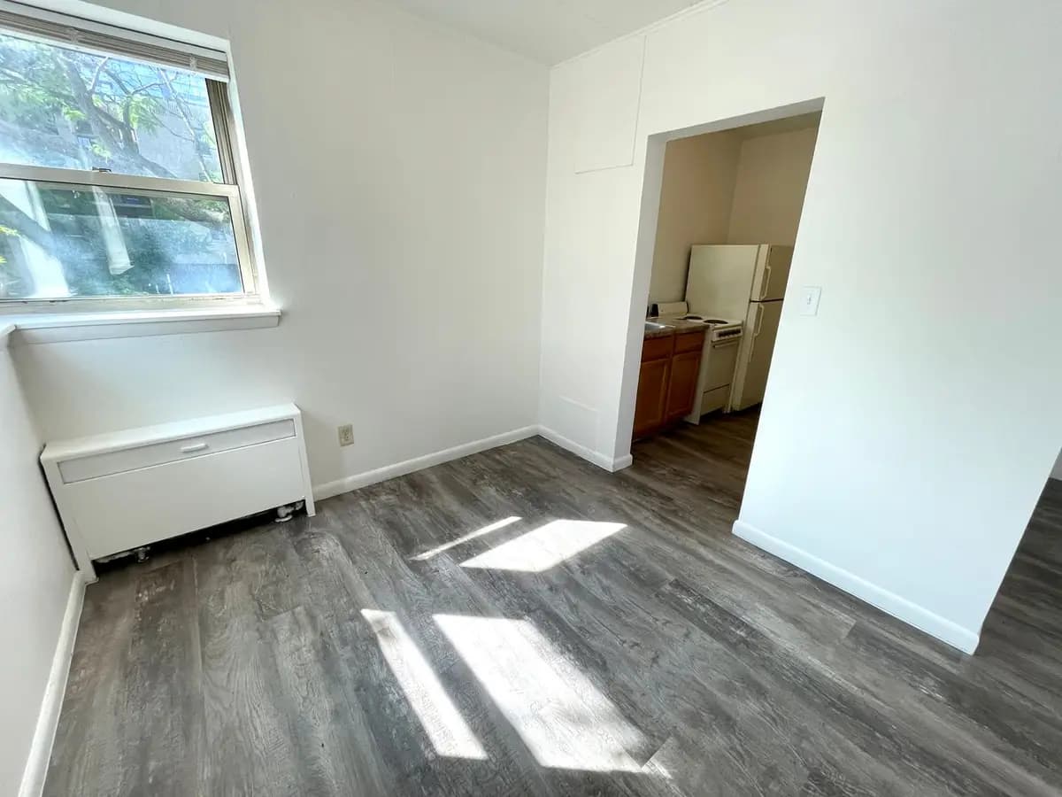 930 N Marshall St. - 101 - Apartment - 8