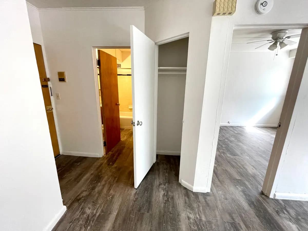 930 N Marshall St. - 101 - Apartment - 11