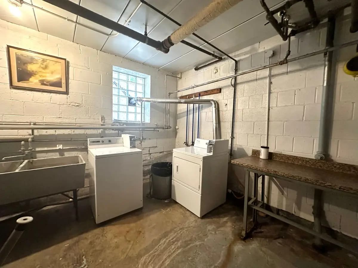 930 N Marshall St. - 101 - Apartment - 10