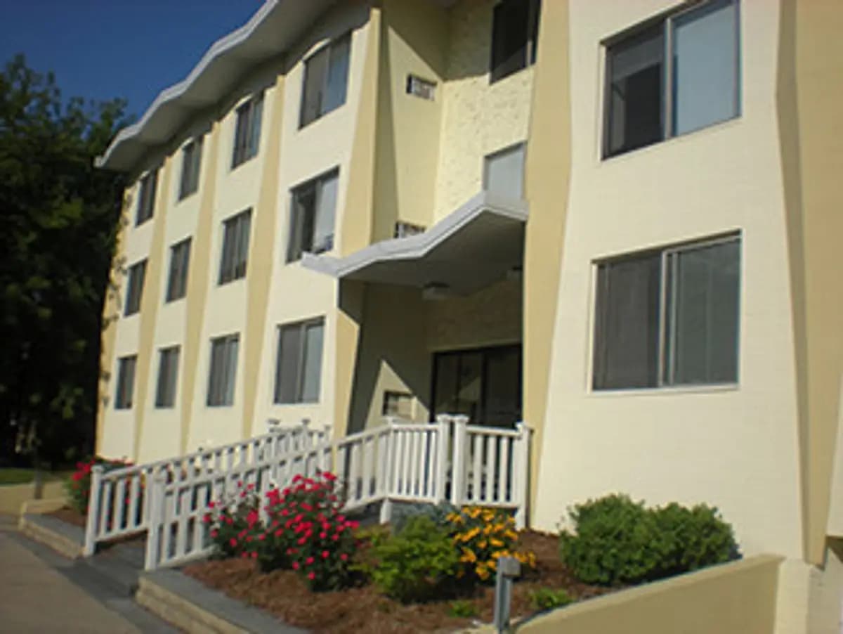 Milwaukee County apartments for rent - Property image - 1601 N Farwell Ave #104 - 1
