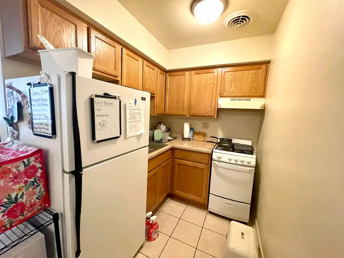 Milwaukee County apartments for rent - Property image - 1601 N Farwell Ave #104 - 2