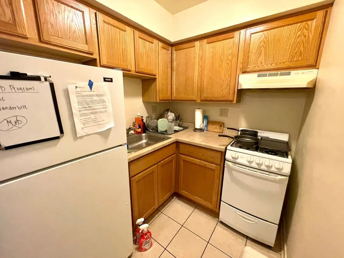 Milwaukee County apartments for rent - Property image - 1601 N Farwell Ave #104 - 3