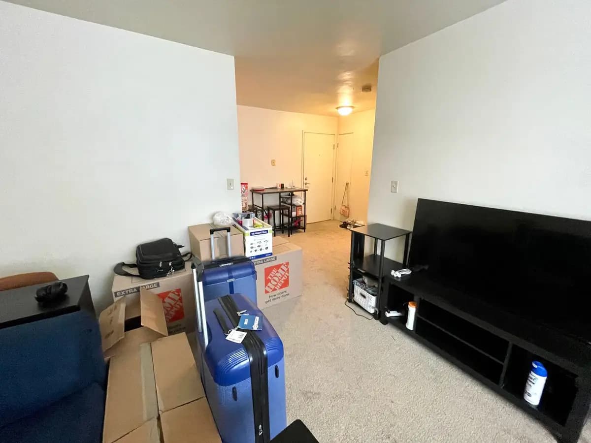 1601 N Farwell Ave #104 - Apartment - 5