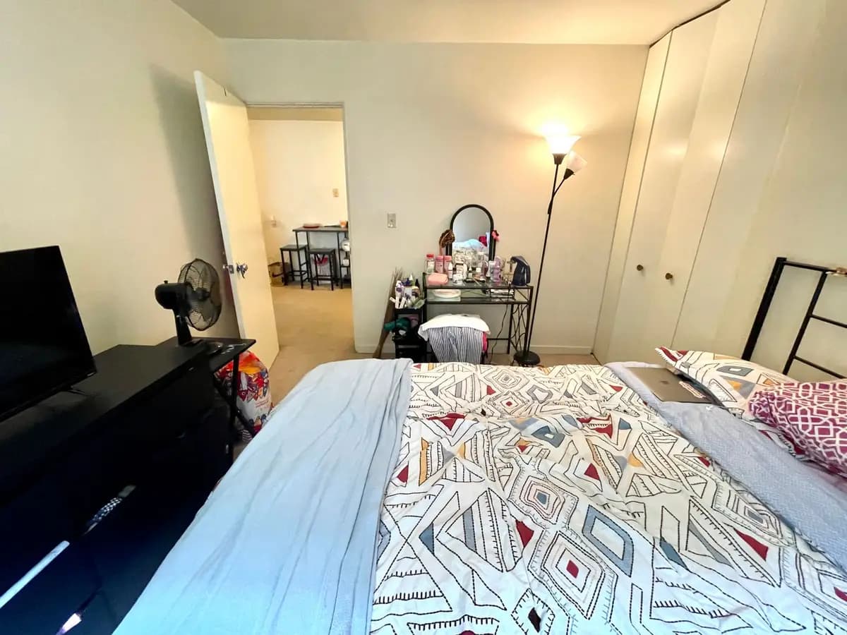 1601 N Farwell Ave #104 - Apartment - 8
