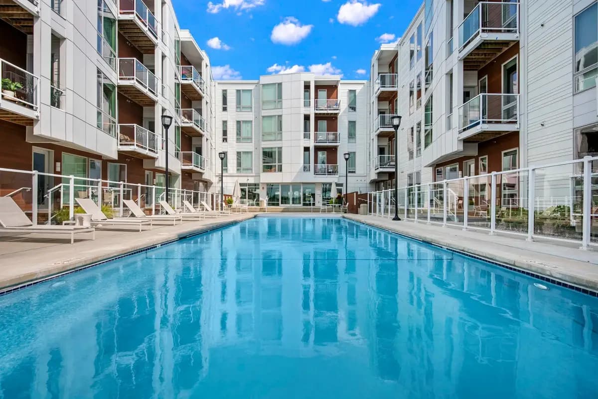 Emerald Row - Apartment - 9