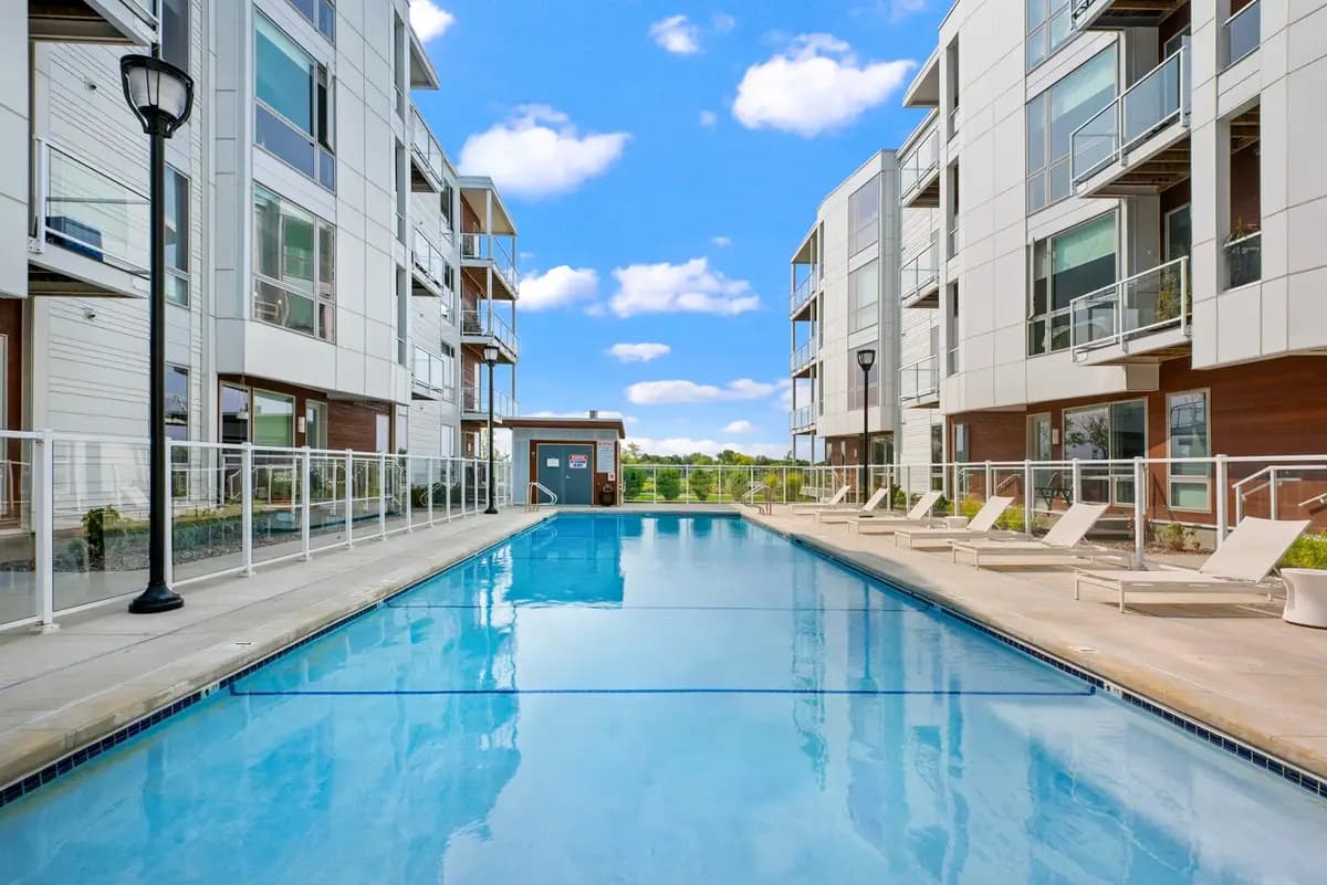 Emerald Row - Apartment - 8