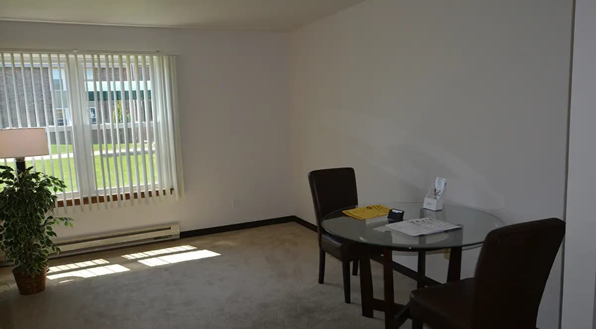 Lake Forest Apartments - Apartment - 5