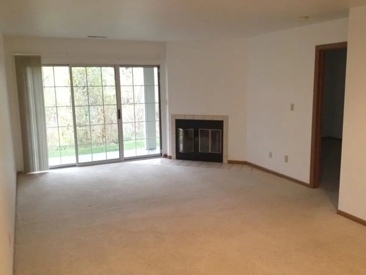 Milwaukee County apartments for rent - Property image - Dale Creek Apartments - 3