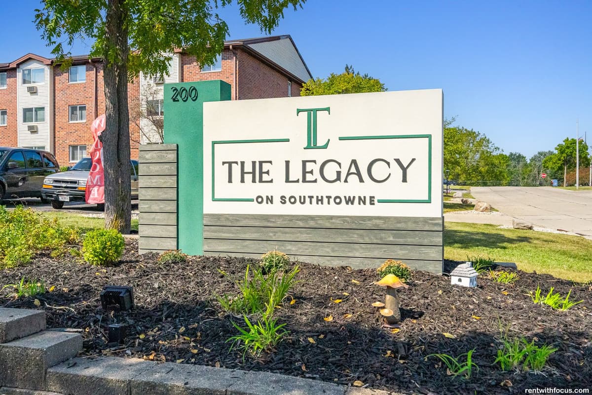 Milwaukee County apartments for rent - image - large (11).jpg