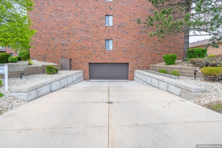 Milwaukee County apartments for rent - image - large (14).jpg