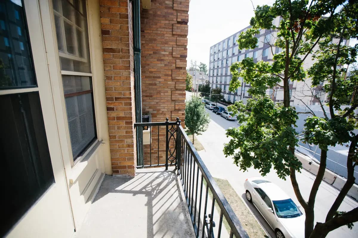 Milwaukee County apartments for rent - Property image - Leiland - 2