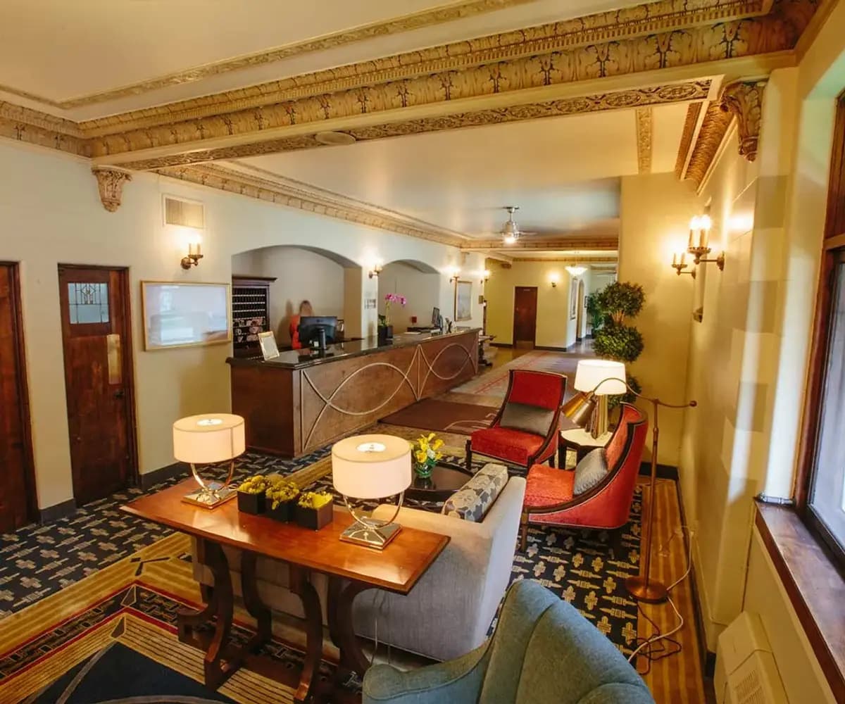 Milwaukee County apartments for rent - Property image - Plaza - 3