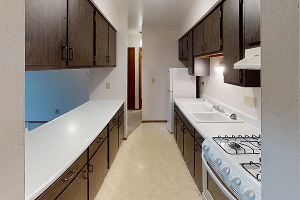 2495 N. Oakland Ave | Milwaukee, WI 53211 - Apartment - 5