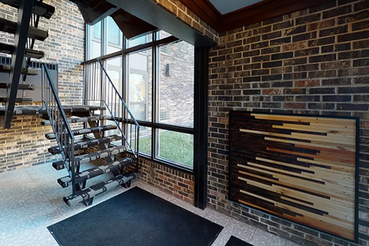 2495 N. Oakland Ave | Milwaukee, WI 53211 - Apartment - 3