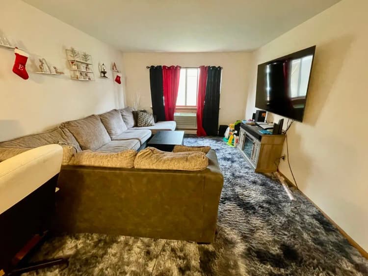 Milwaukee County apartments for rent - image - large (2).jpeg