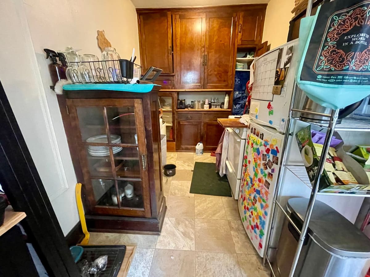Milwaukee County apartments for rent - Property image - 1827 E Park Pl - 3