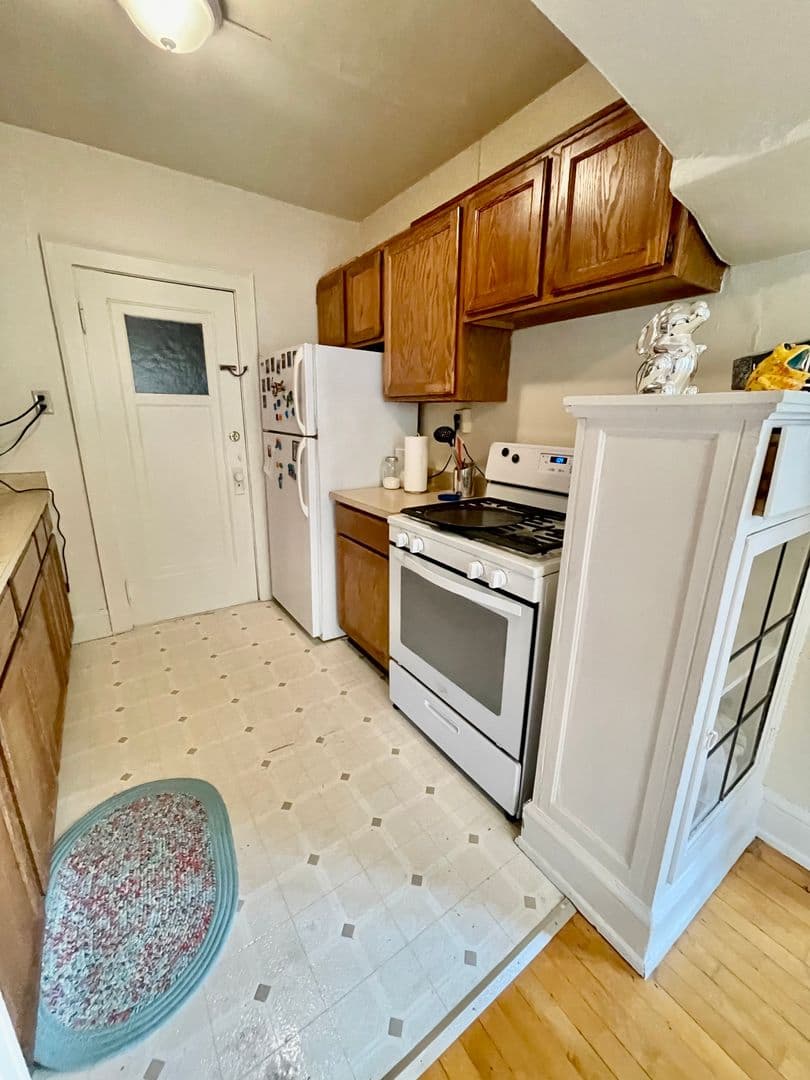 Milwaukee County apartments for rent - Property image - 2636 N Oakland Ave - 3