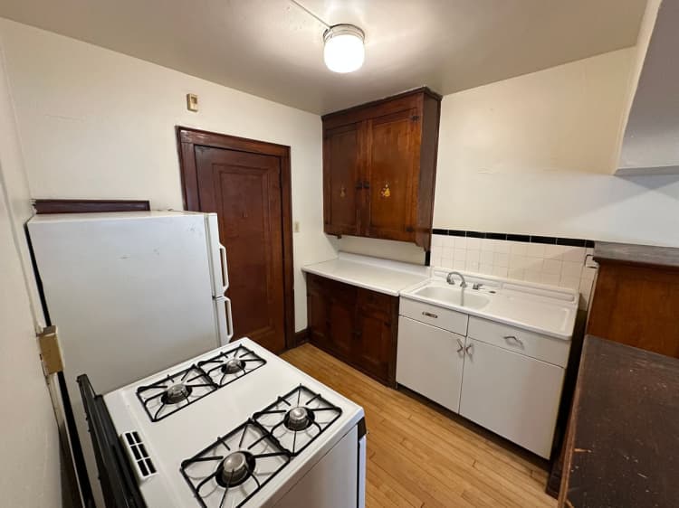 Milwaukee County apartments for rent - image - large (3).jpeg