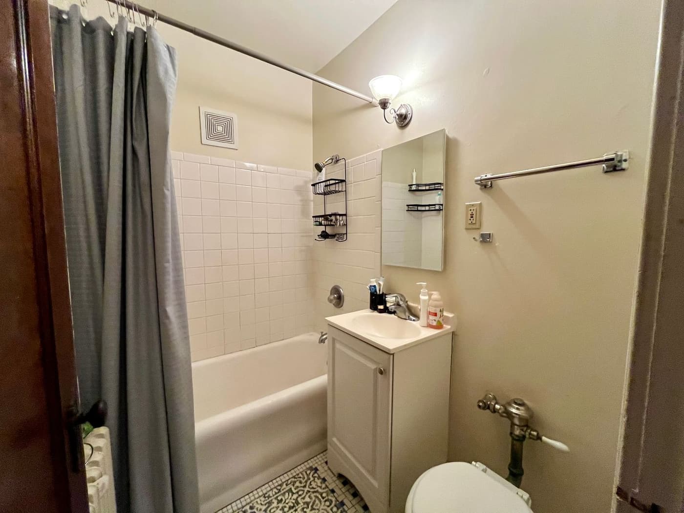 Milwaukee County apartments for rent - image - large (11).jpeg