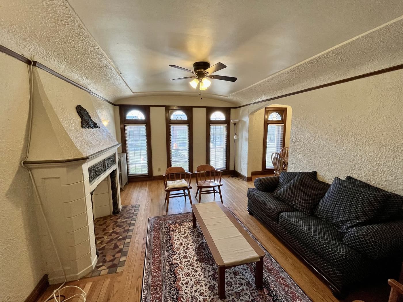 4474 N Oakland Ave - Apartment - 7