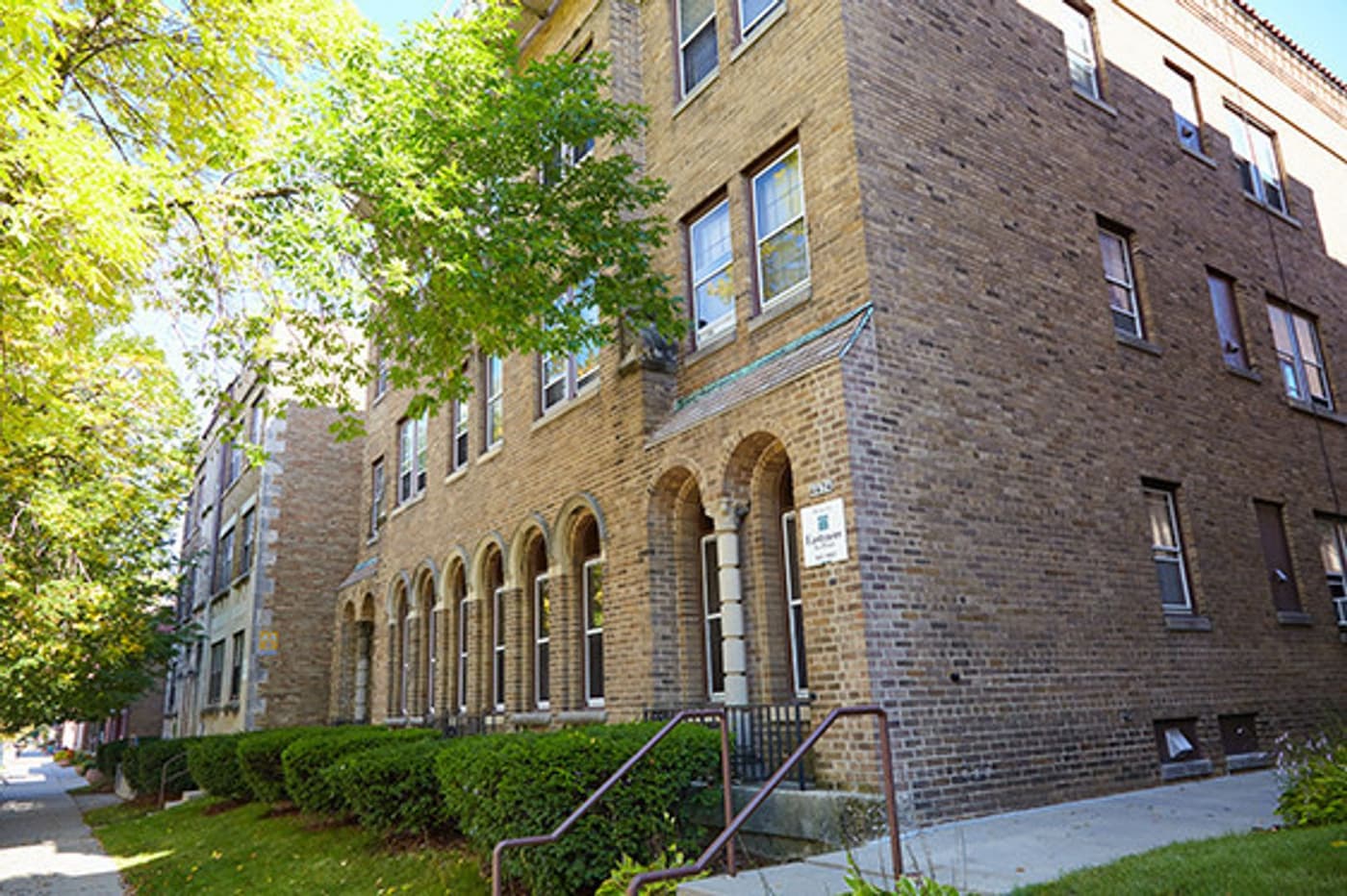 Milwaukee County apartments for rent - image - large.jpg