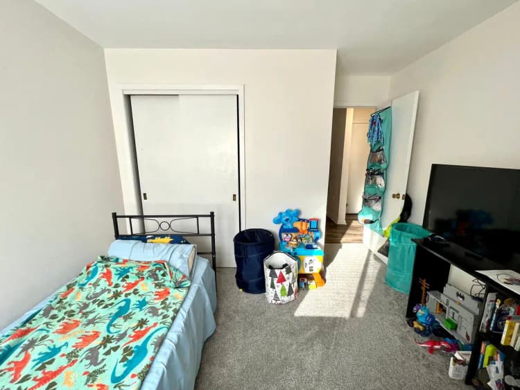 Milwaukee County apartments for rent - image - large (5).jpeg
