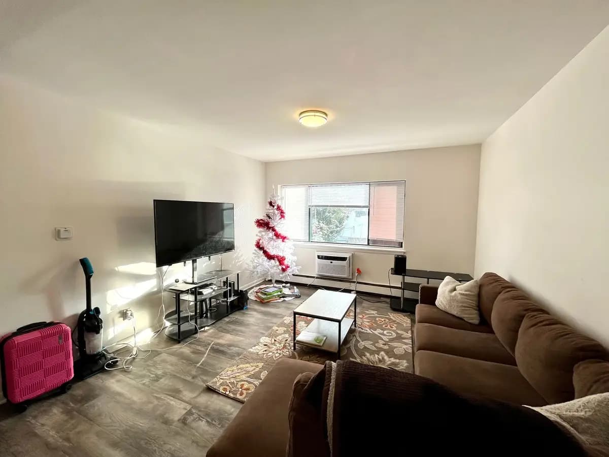 Milwaukee County apartments for rent - image - large (9).jpeg