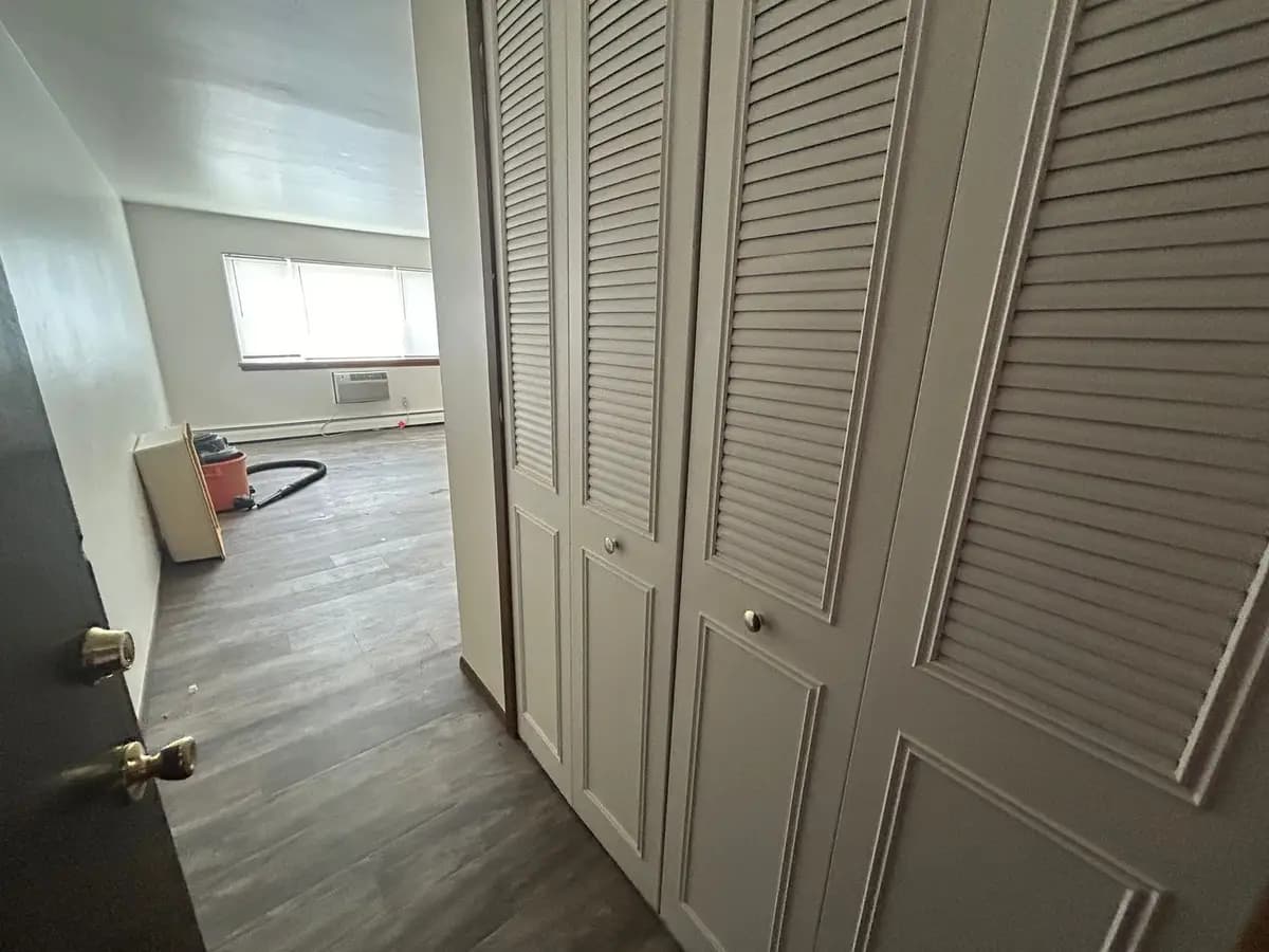 4246 S 60th - Apartment - 34