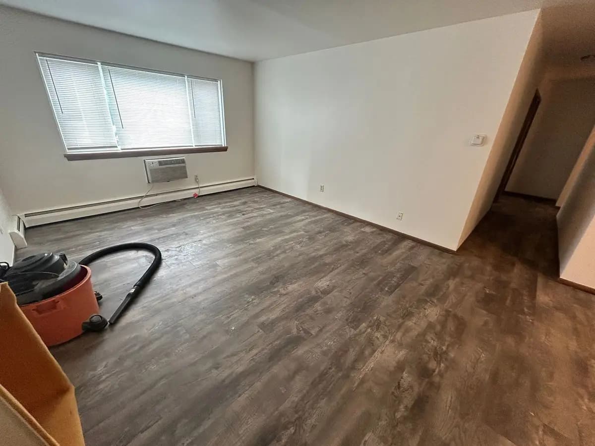 2114 N Summit - Apartment - 18