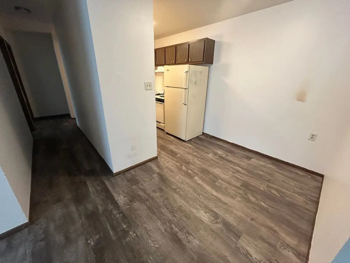 2114 N Summit - Apartment - 32