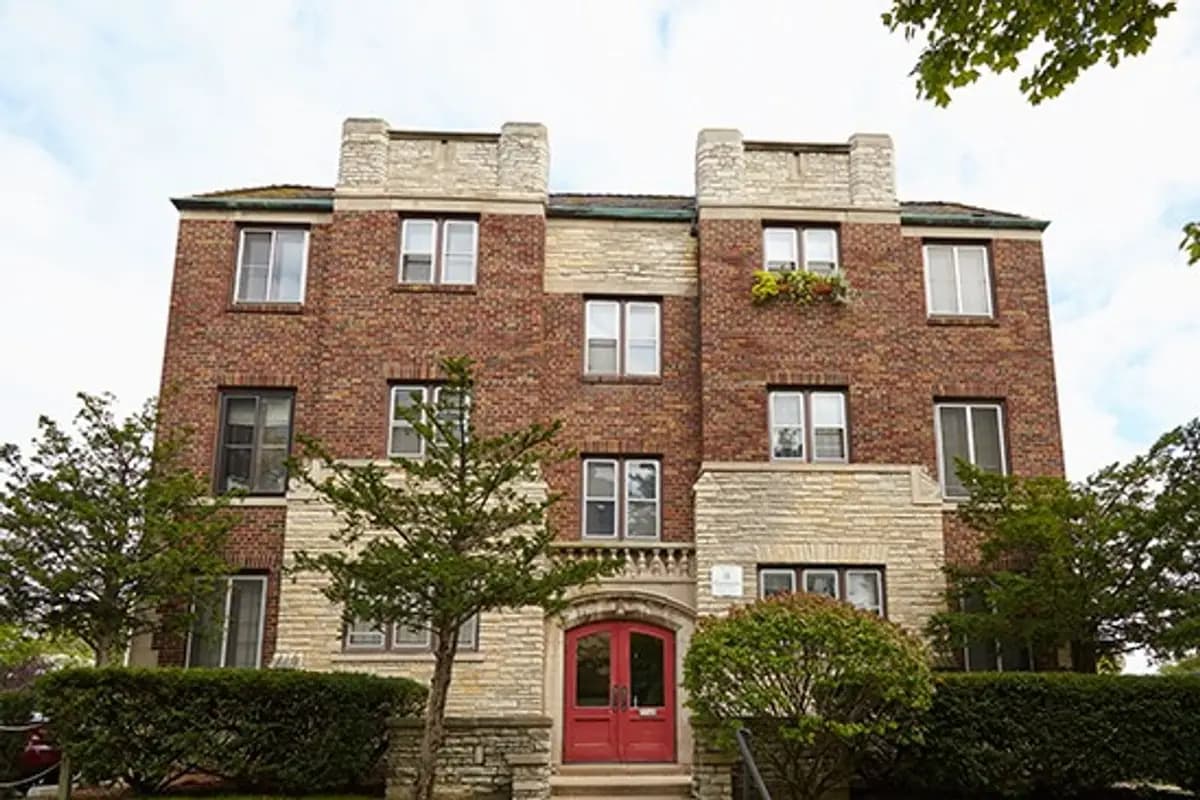 Milwaukee County apartments for rent - Property image - 3948 N Murray Ave - 2