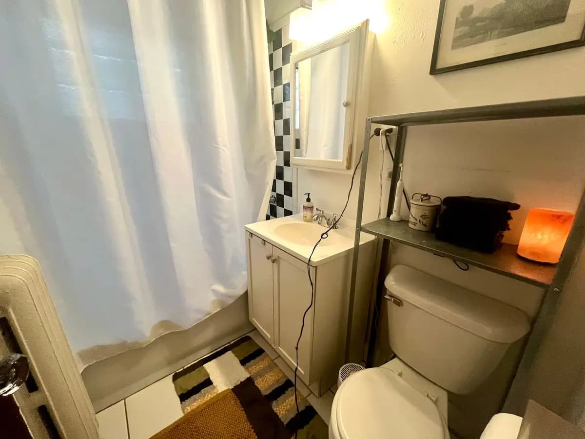 1800 E Kenmore Pl. - Apartment - 17