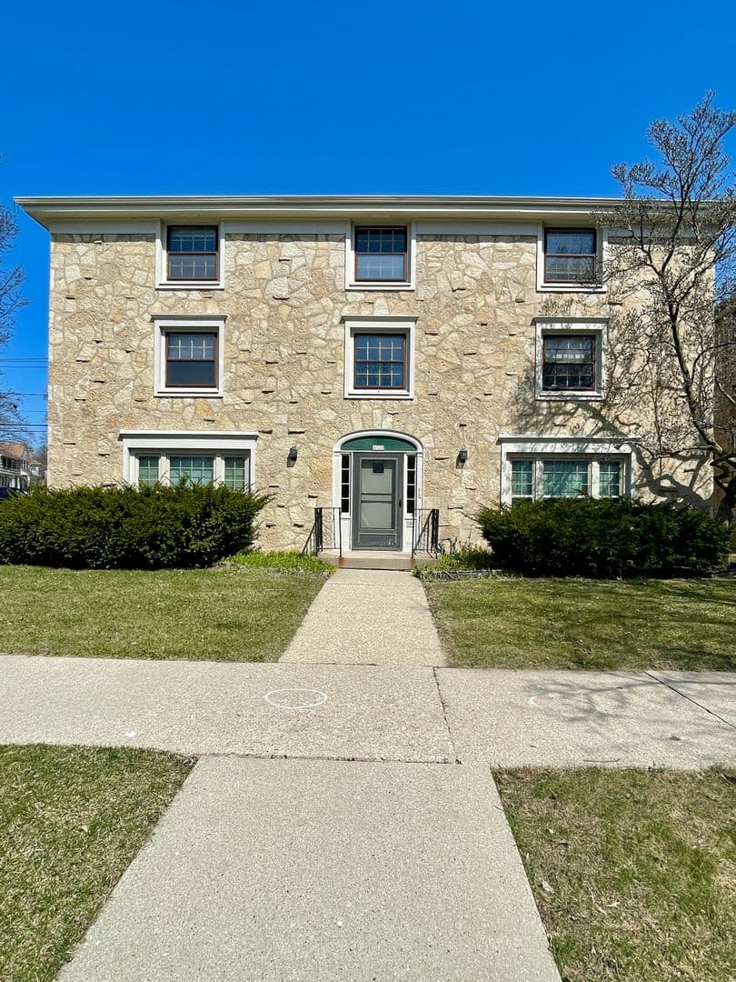 Milwaukee County apartments for rent - Property image - 4320 N Wilson Dr - 1