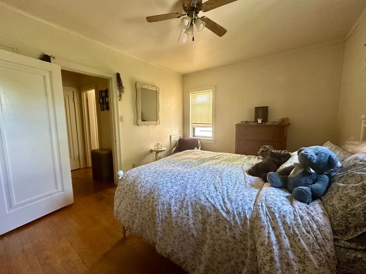 1807 E Olive St - Apartment - 10
