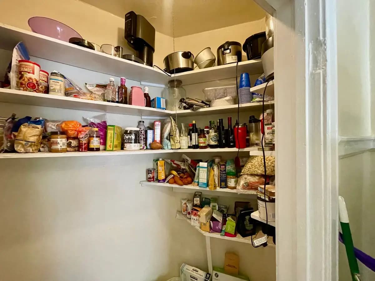 2513 N. Stowell Ave. - Apartment - 12