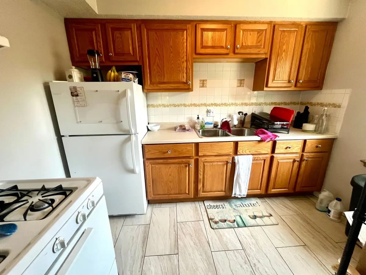 1204 E Olive St - Apartment - 3