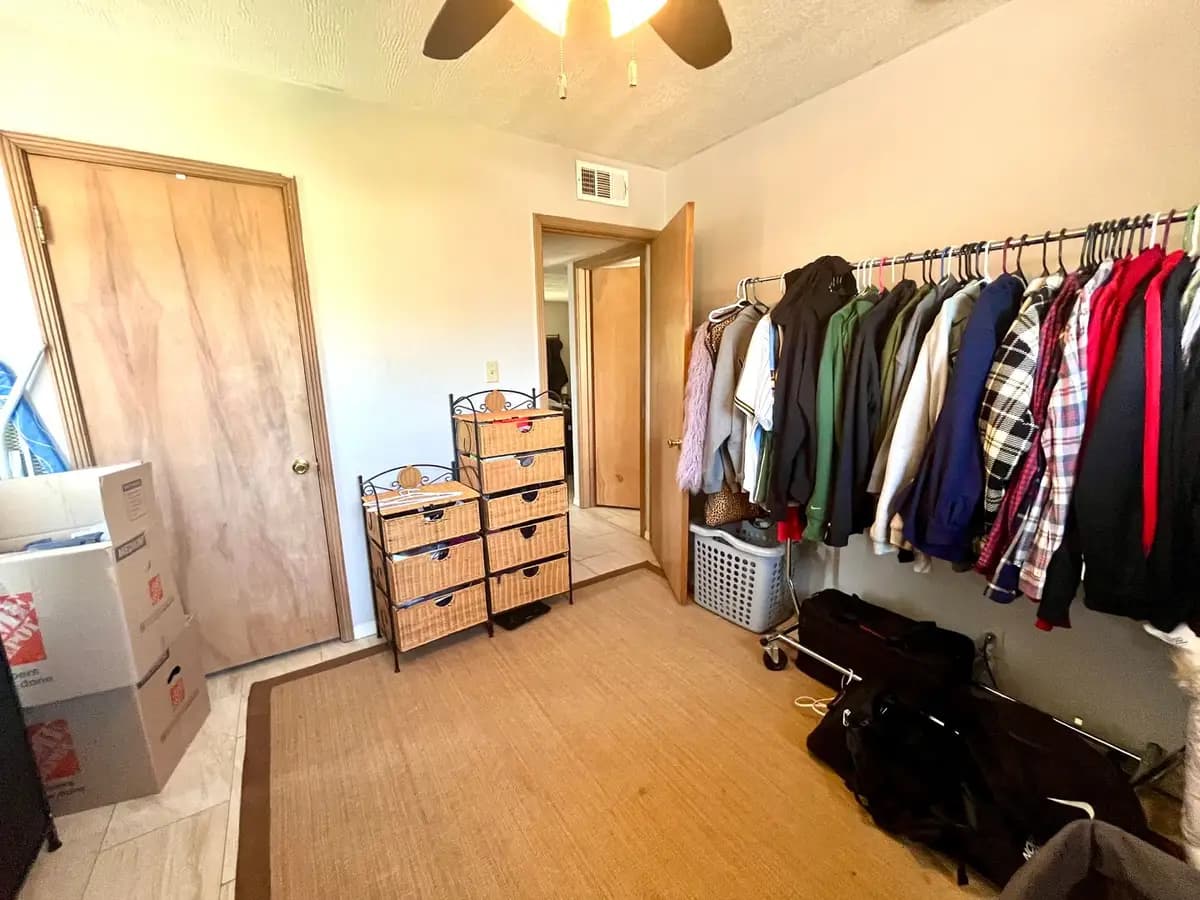 1204 E Olive St - Apartment - 9
