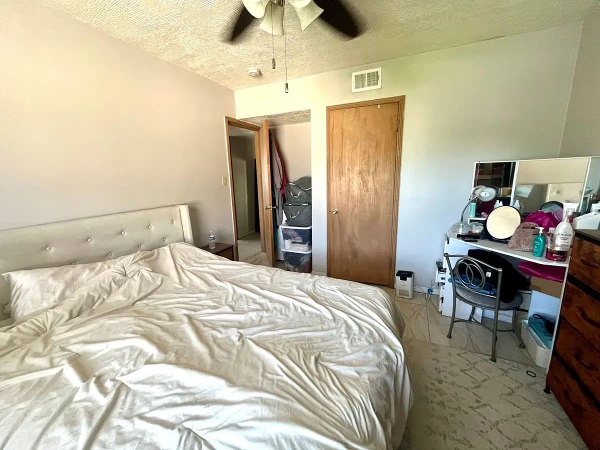 1204 E Olive St - Apartment - 11